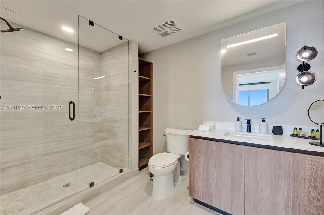 В аренду: $12,000 (3 спален, 2 ванн, 1042 Квадратных фут)