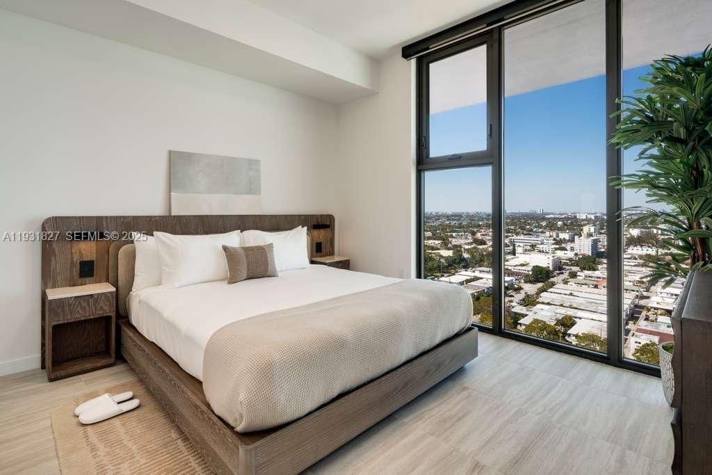 В аренду: $12,000 (3 спален, 2 ванн, 1042 Квадратных фут)