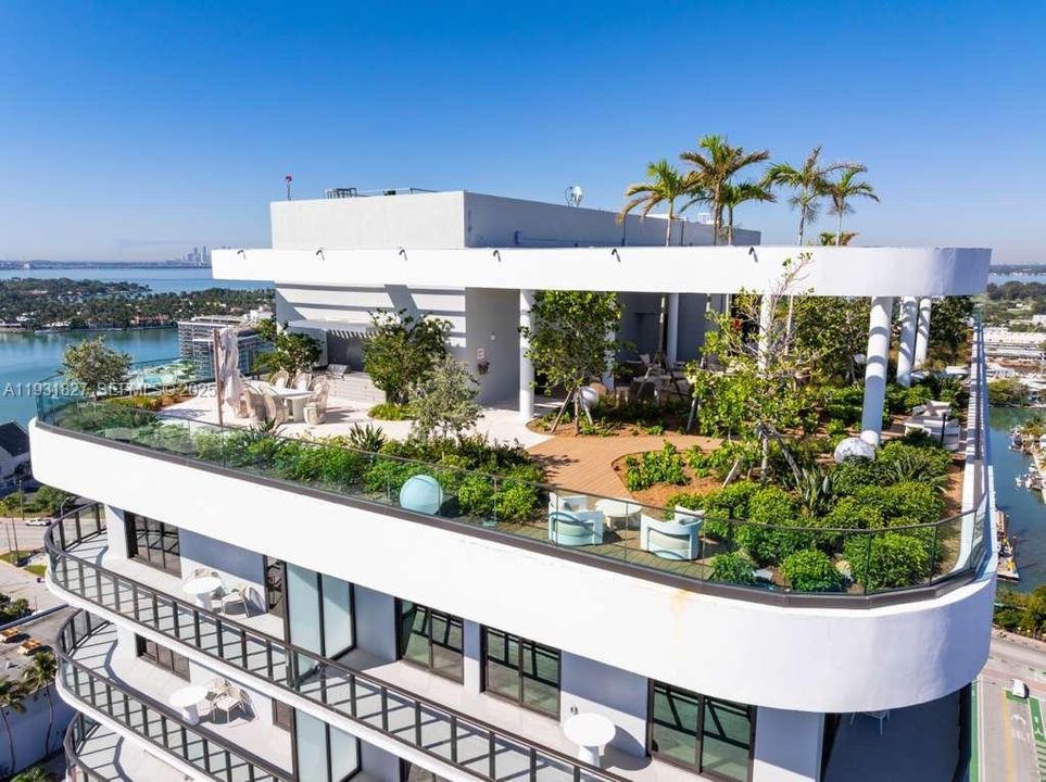 В аренду: $12,000 (3 спален, 2 ванн, 1042 Квадратных фут)