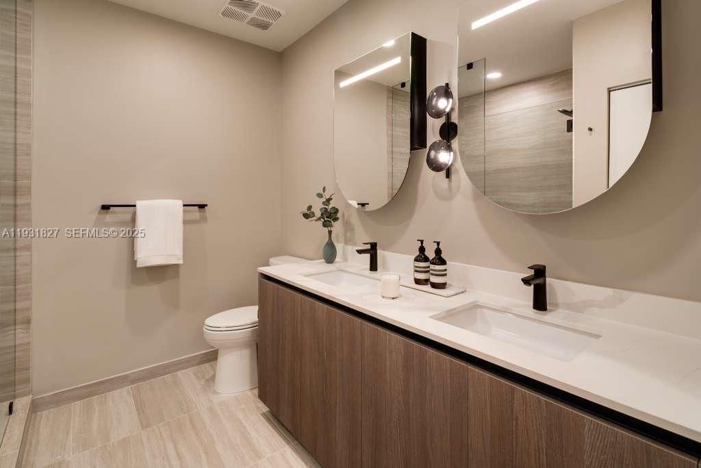 В аренду: $12,000 (3 спален, 2 ванн, 1042 Квадратных фут)