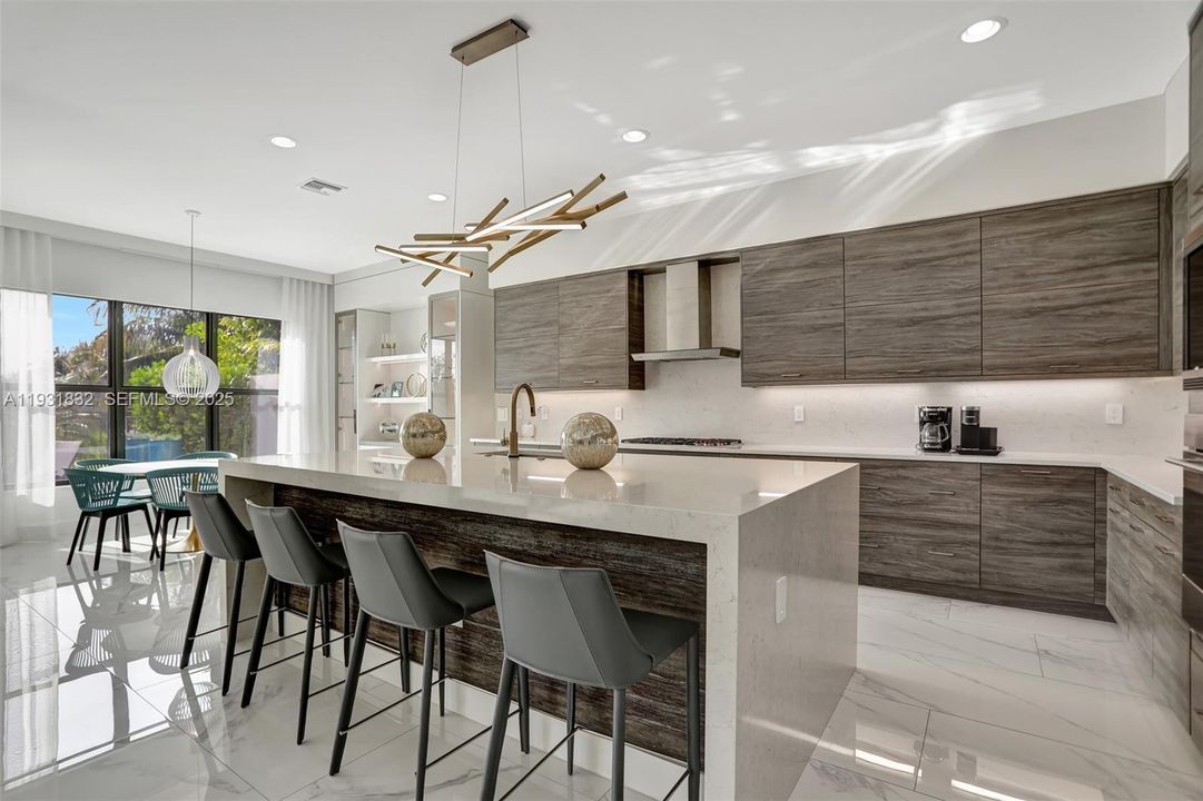 В аренду: $22,000 (5 спален, 5 ванн, 5330 Квадратных фут)