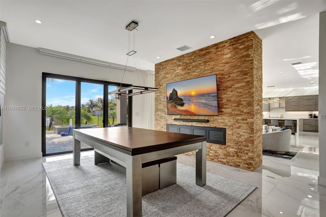 В аренду: $22,000 (5 спален, 5 ванн, 5330 Квадратных фут)