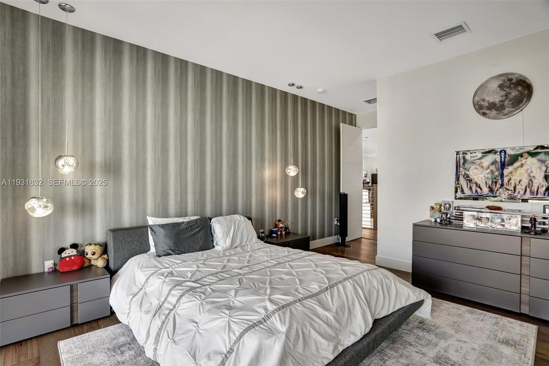 В аренду: $22,000 (5 спален, 5 ванн, 5330 Квадратных фут)