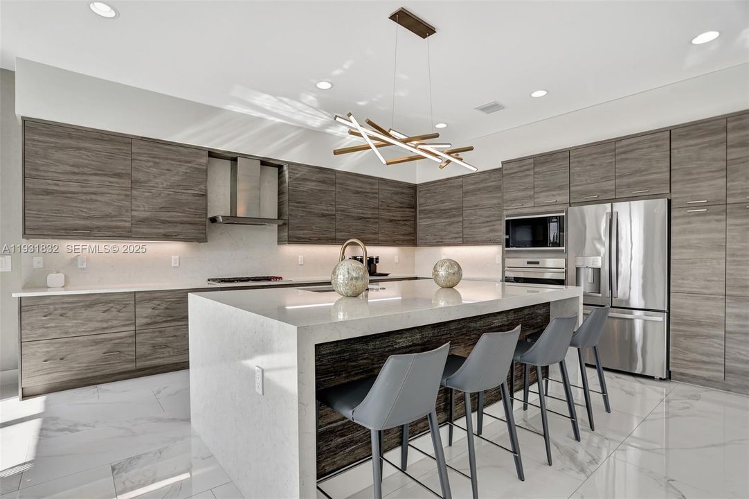 В аренду: $22,000 (5 спален, 5 ванн, 5330 Квадратных фут)