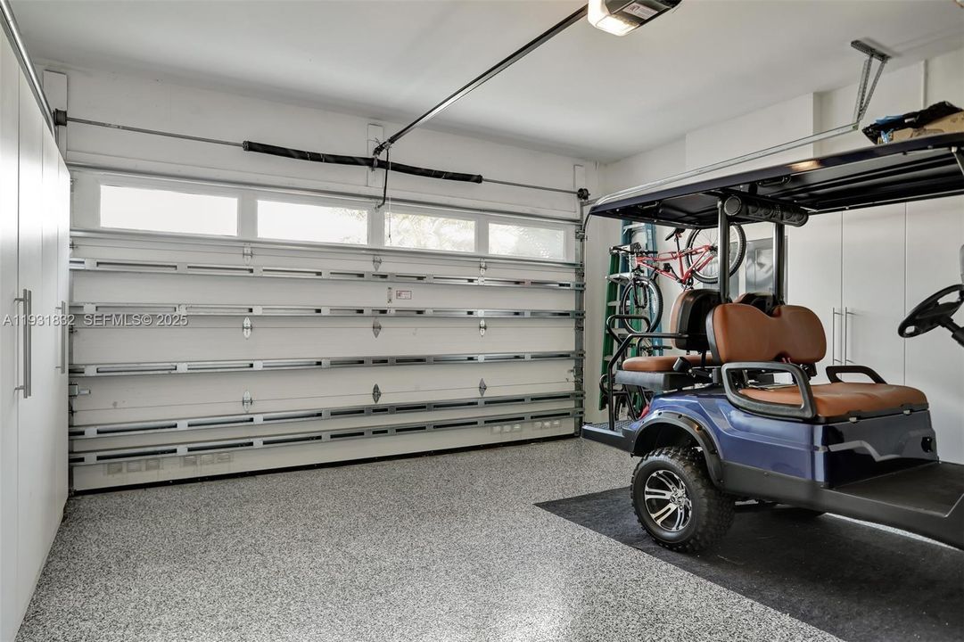 В аренду: $22,000 (5 спален, 5 ванн, 5330 Квадратных фут)