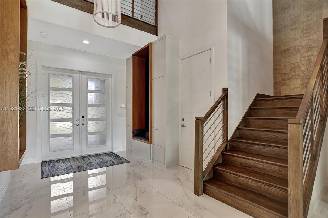 В аренду: $22,000 (5 спален, 5 ванн, 5330 Квадратных фут)