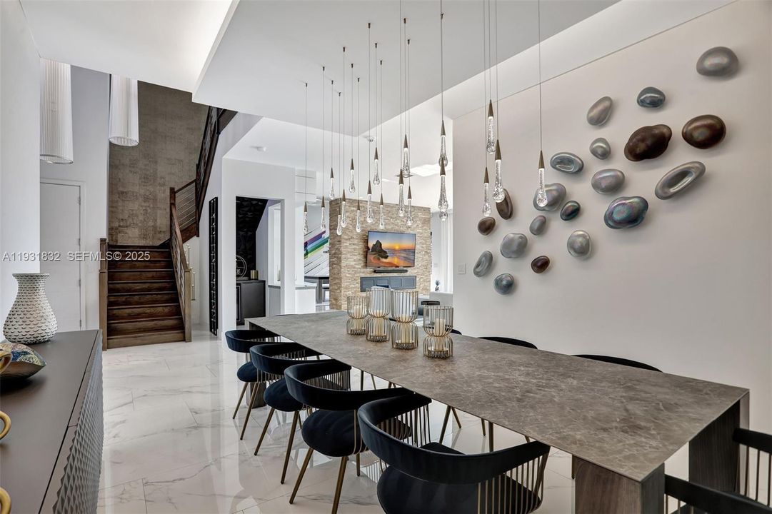 В аренду: $22,000 (5 спален, 5 ванн, 5330 Квадратных фут)