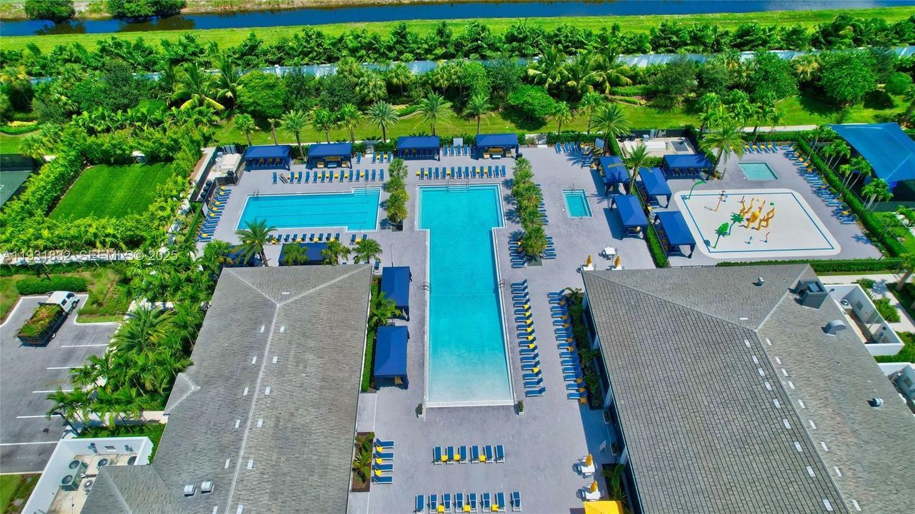 В аренду: $22,000 (5 спален, 5 ванн, 5330 Квадратных фут)