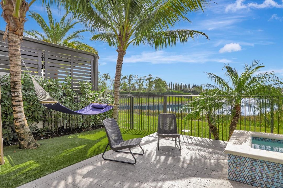 В аренду: $22,000 (5 спален, 5 ванн, 5330 Квадратных фут)