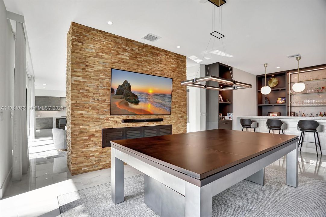 В аренду: $22,000 (5 спален, 5 ванн, 5330 Квадратных фут)