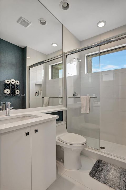 В аренду: $22,000 (5 спален, 5 ванн, 5330 Квадратных фут)