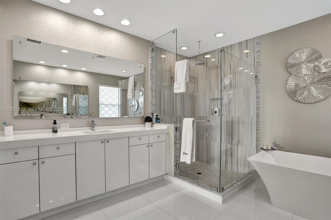 В аренду: $22,000 (5 спален, 5 ванн, 5330 Квадратных фут)