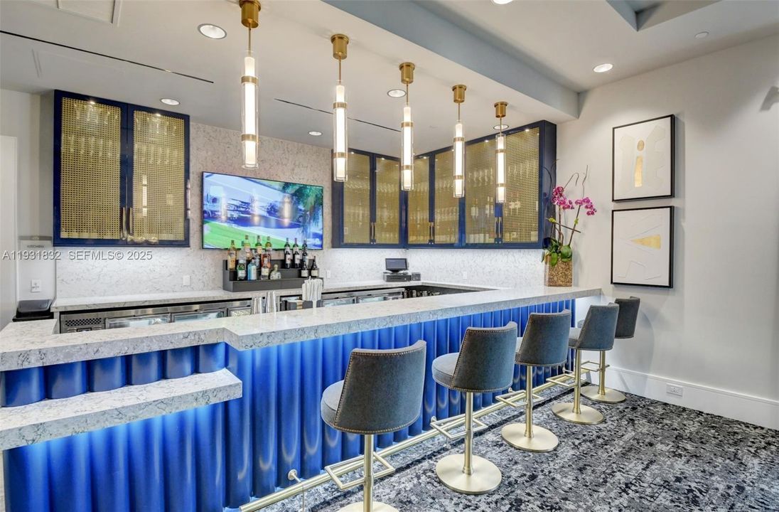 В аренду: $22,000 (5 спален, 5 ванн, 5330 Квадратных фут)