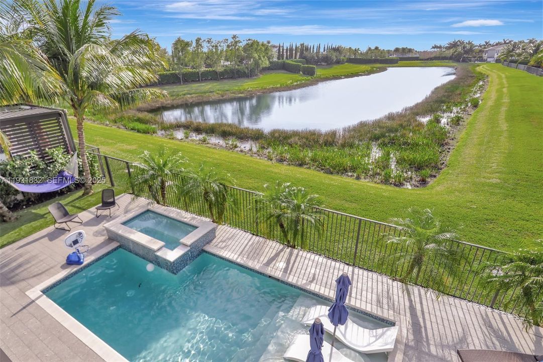 В аренду: $22,000 (5 спален, 5 ванн, 5330 Квадратных фут)