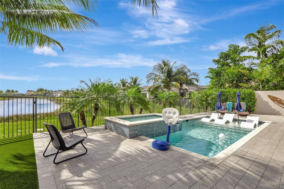 В аренду: $22,000 (5 спален, 5 ванн, 5330 Квадратных фут)