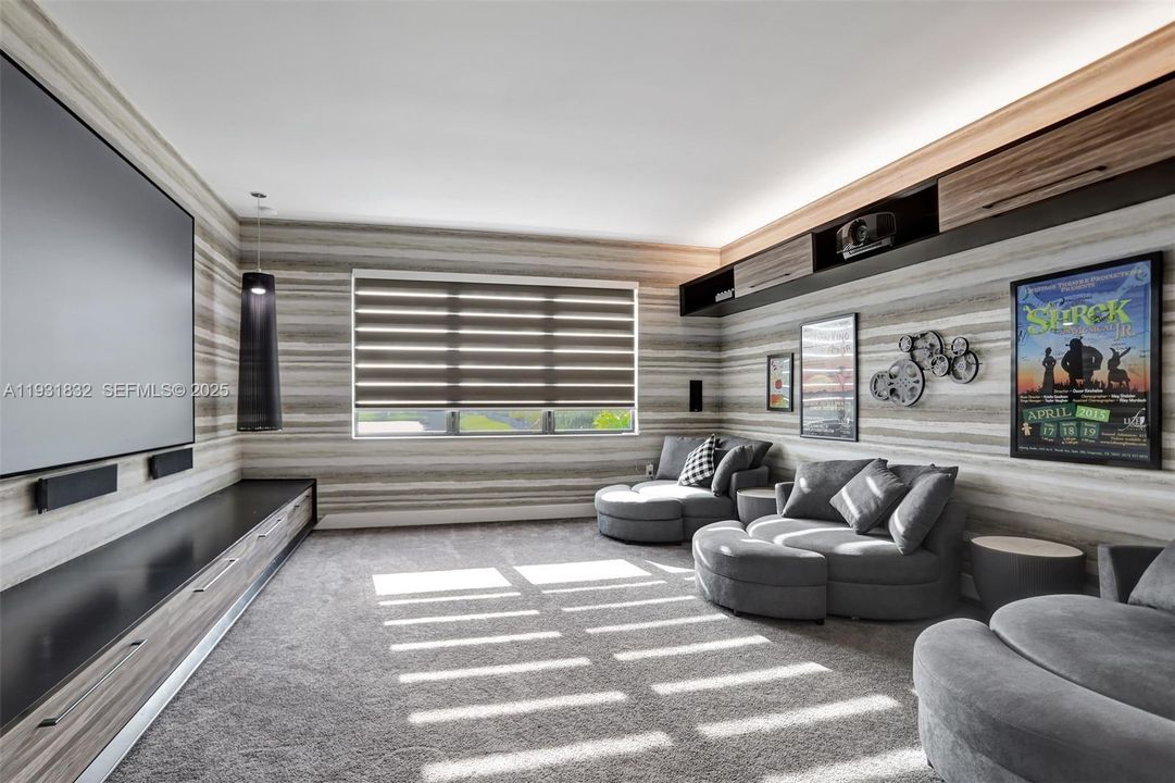 В аренду: $22,000 (5 спален, 5 ванн, 5330 Квадратных фут)