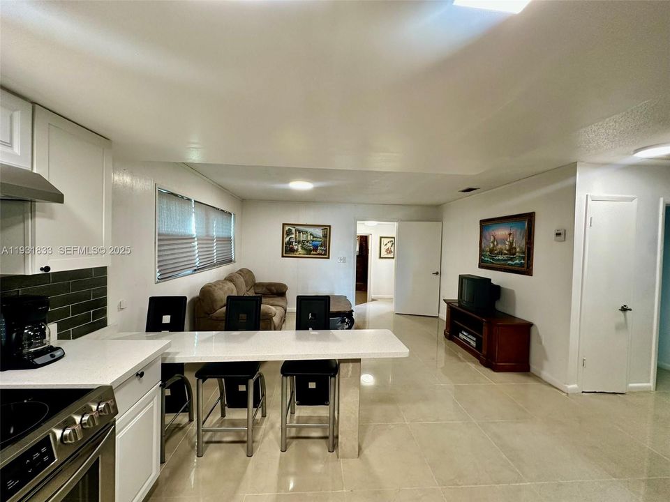 В аренду: $2,350 (2 спален, 1 ванн, 0 Квадратных фут)