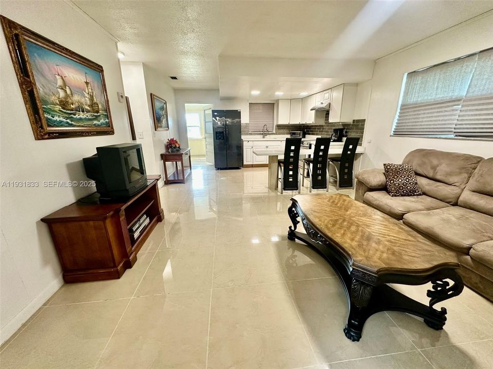 В аренду: $2,350 (2 спален, 1 ванн, 0 Квадратных фут)