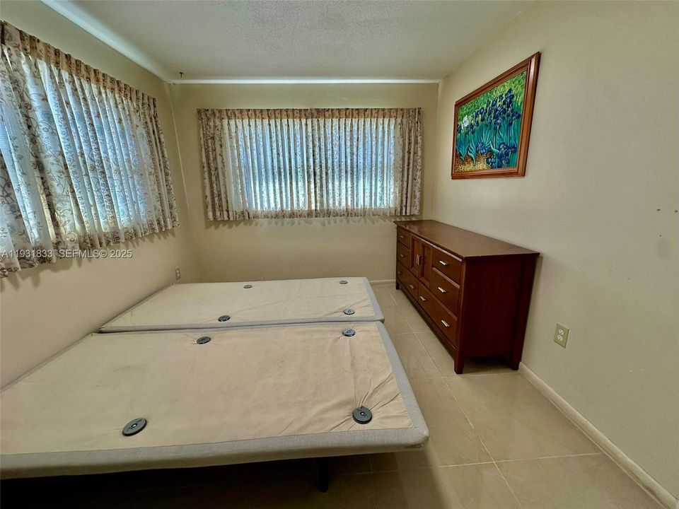 В аренду: $2,350 (2 спален, 1 ванн, 0 Квадратных фут)