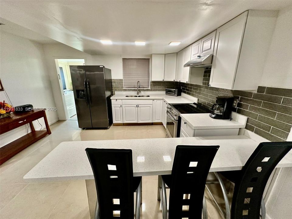 В аренду: $2,350 (2 спален, 1 ванн, 0 Квадратных фут)