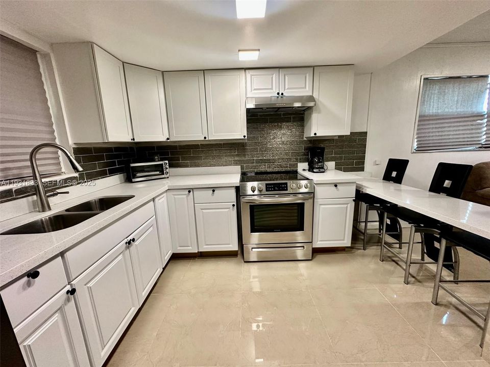 В аренду: $2,350 (2 спален, 1 ванн, 0 Квадратных фут)