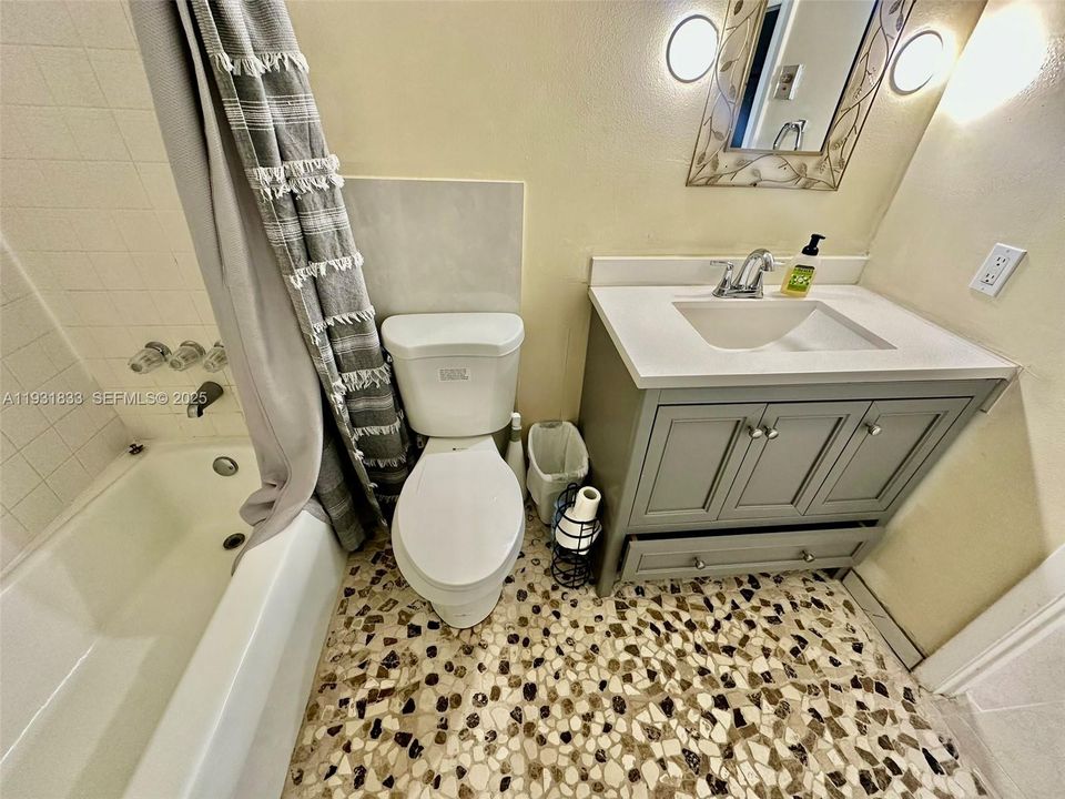 В аренду: $2,350 (2 спален, 1 ванн, 0 Квадратных фут)