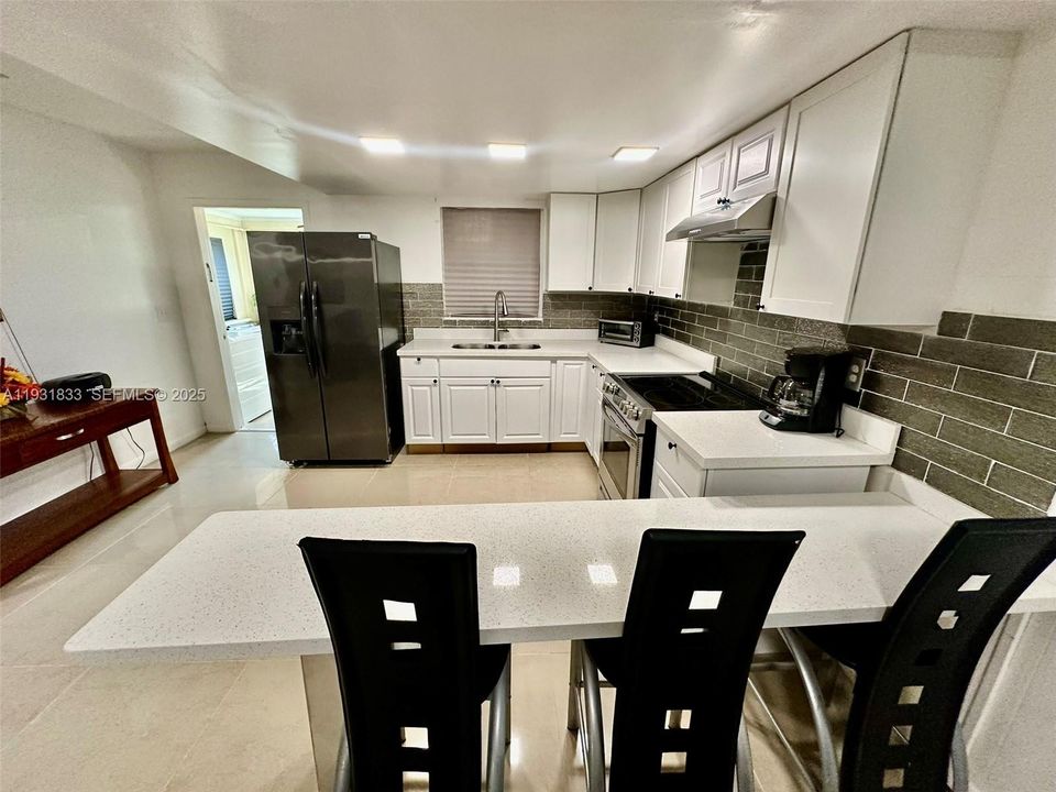 В аренду: $2,350 (2 спален, 1 ванн, 0 Квадратных фут)