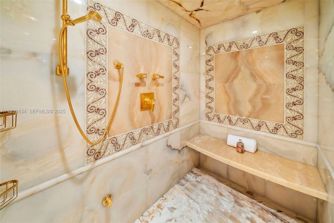 В аренду: $65,000 (5 спален, 5 ванн, 4932 Квадратных фут)