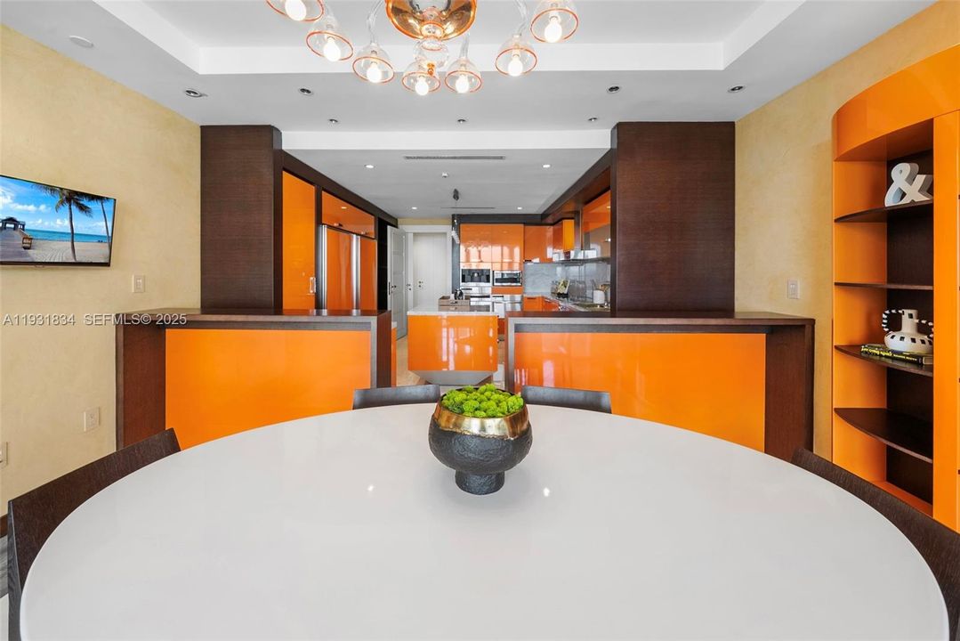 В аренду: $65,000 (5 спален, 5 ванн, 4932 Квадратных фут)