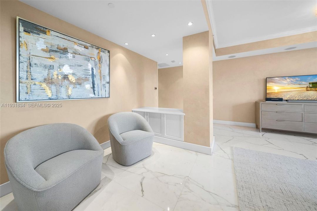 В аренду: $65,000 (5 спален, 5 ванн, 4932 Квадратных фут)