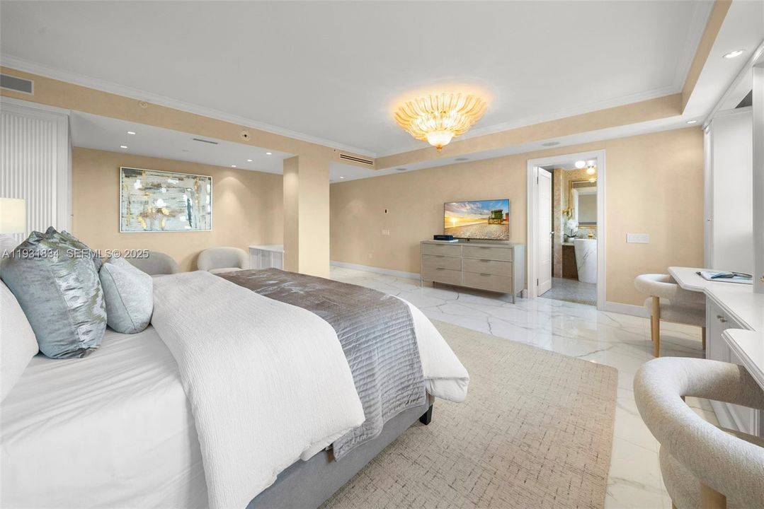 В аренду: $65,000 (5 спален, 5 ванн, 4932 Квадратных фут)