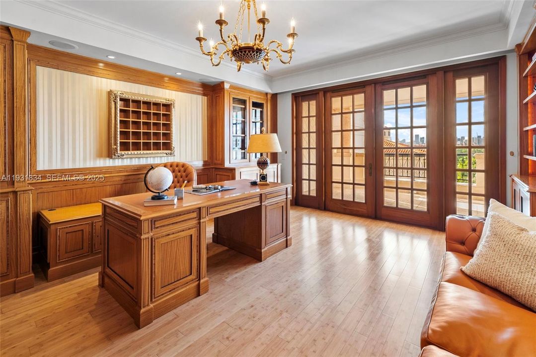 В аренду: $65,000 (5 спален, 5 ванн, 4932 Квадратных фут)