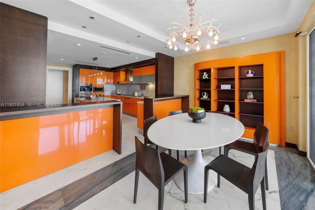 В аренду: $65,000 (5 спален, 5 ванн, 4932 Квадратных фут)