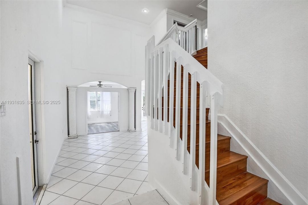 For Rent: $3,500 (4 beds, 3 baths, 1761 Square Feet)