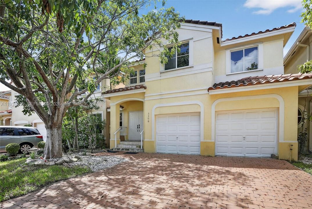 For Rent: $3,500 (4 beds, 3 baths, 1761 Square Feet)