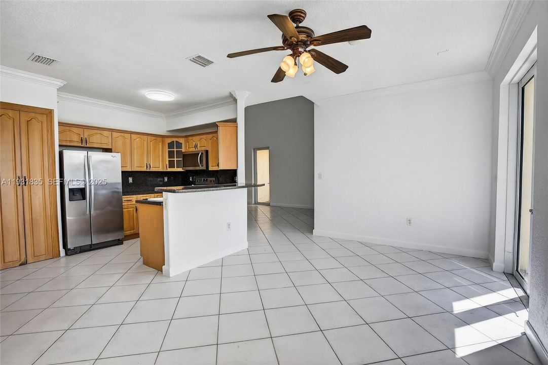 For Rent: $3,500 (4 beds, 3 baths, 1761 Square Feet)