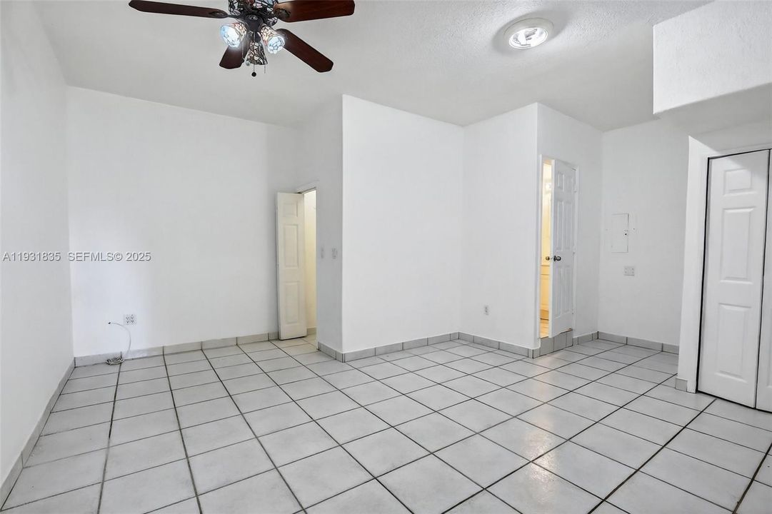 For Rent: $3,500 (4 beds, 3 baths, 1761 Square Feet)