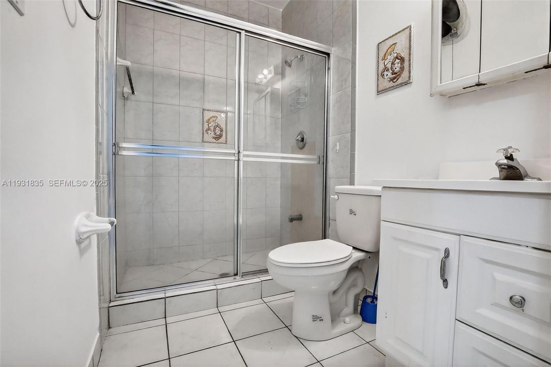 For Rent: $3,500 (4 beds, 3 baths, 1761 Square Feet)