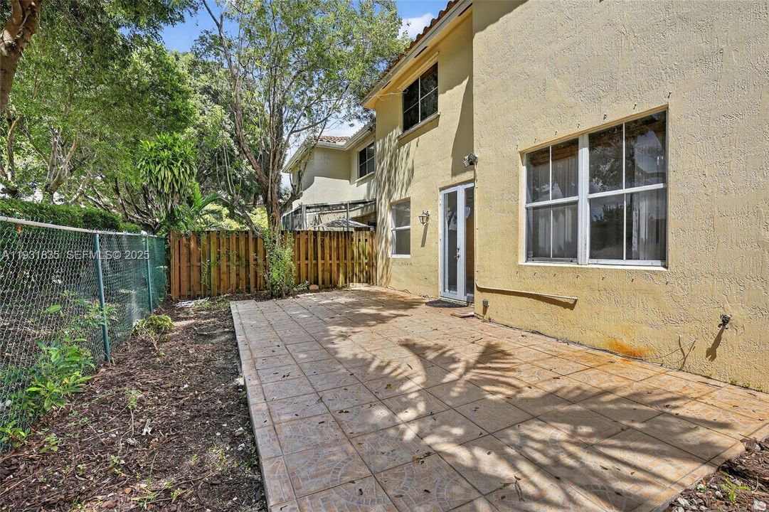 For Rent: $3,500 (4 beds, 3 baths, 1761 Square Feet)