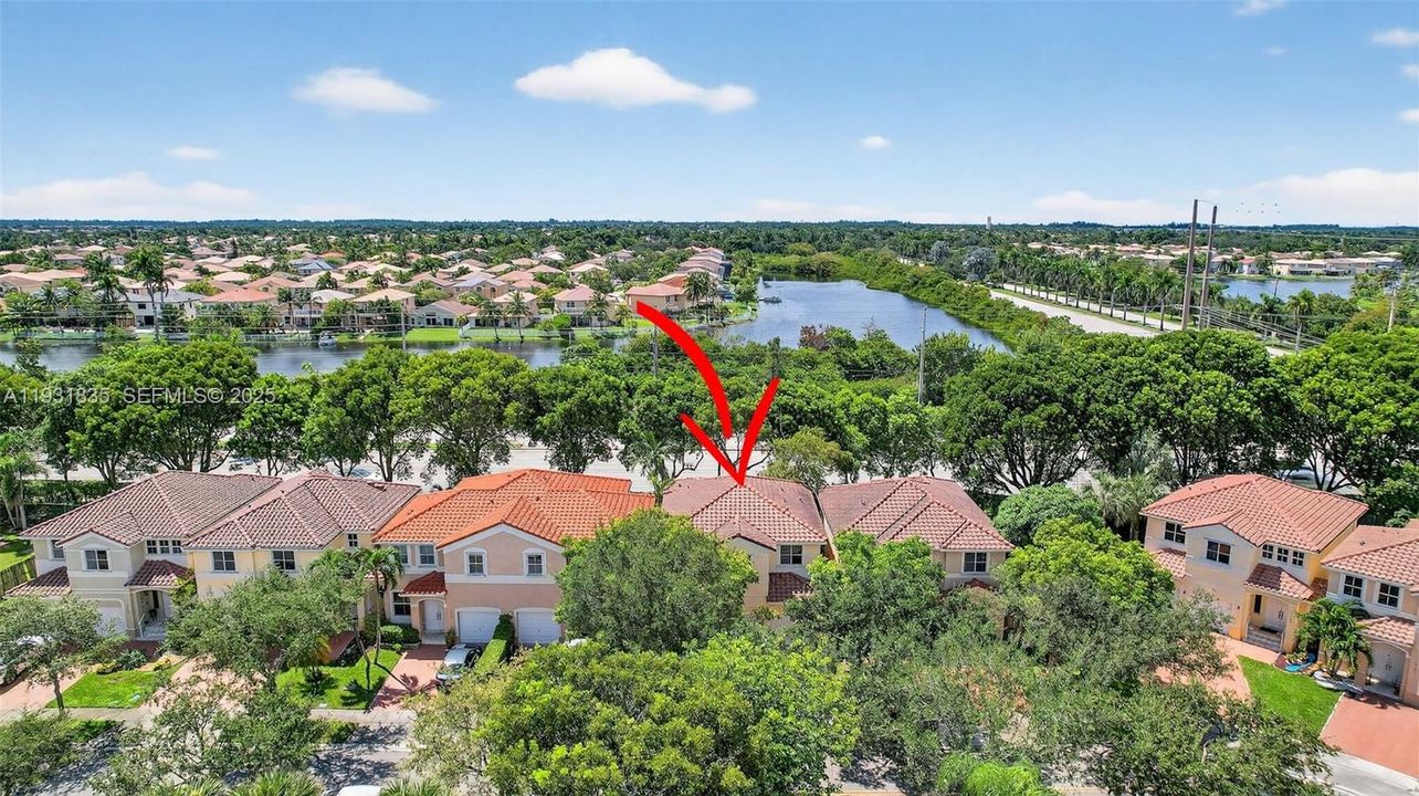 For Rent: $3,500 (4 beds, 3 baths, 1761 Square Feet)