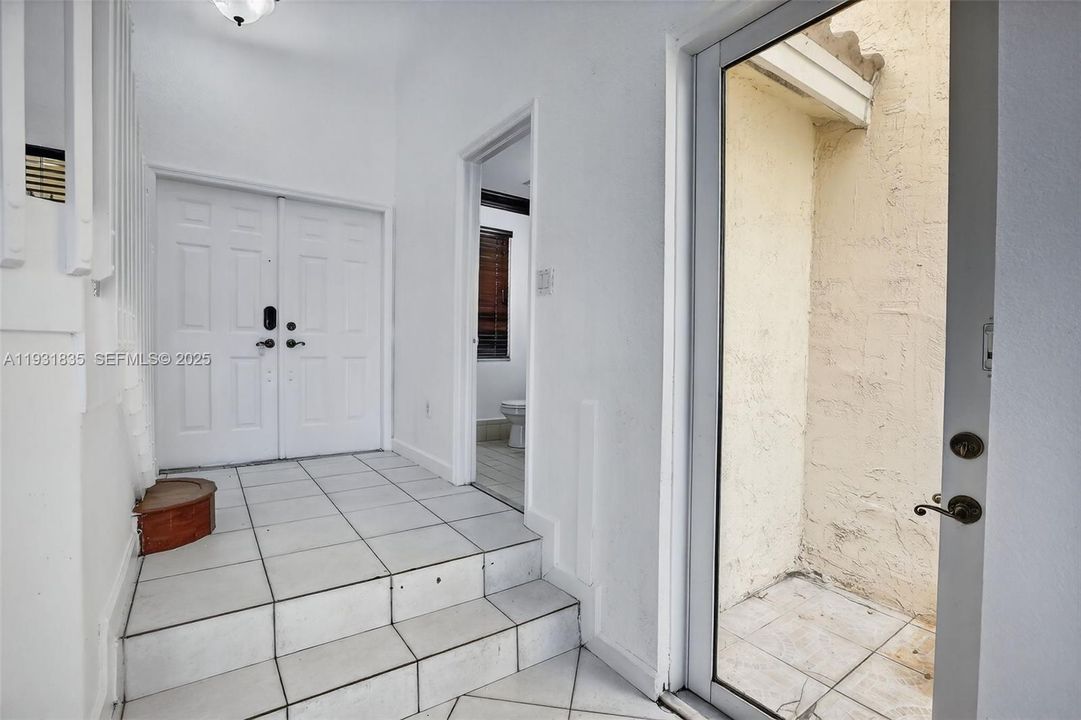 For Rent: $3,500 (4 beds, 3 baths, 1761 Square Feet)