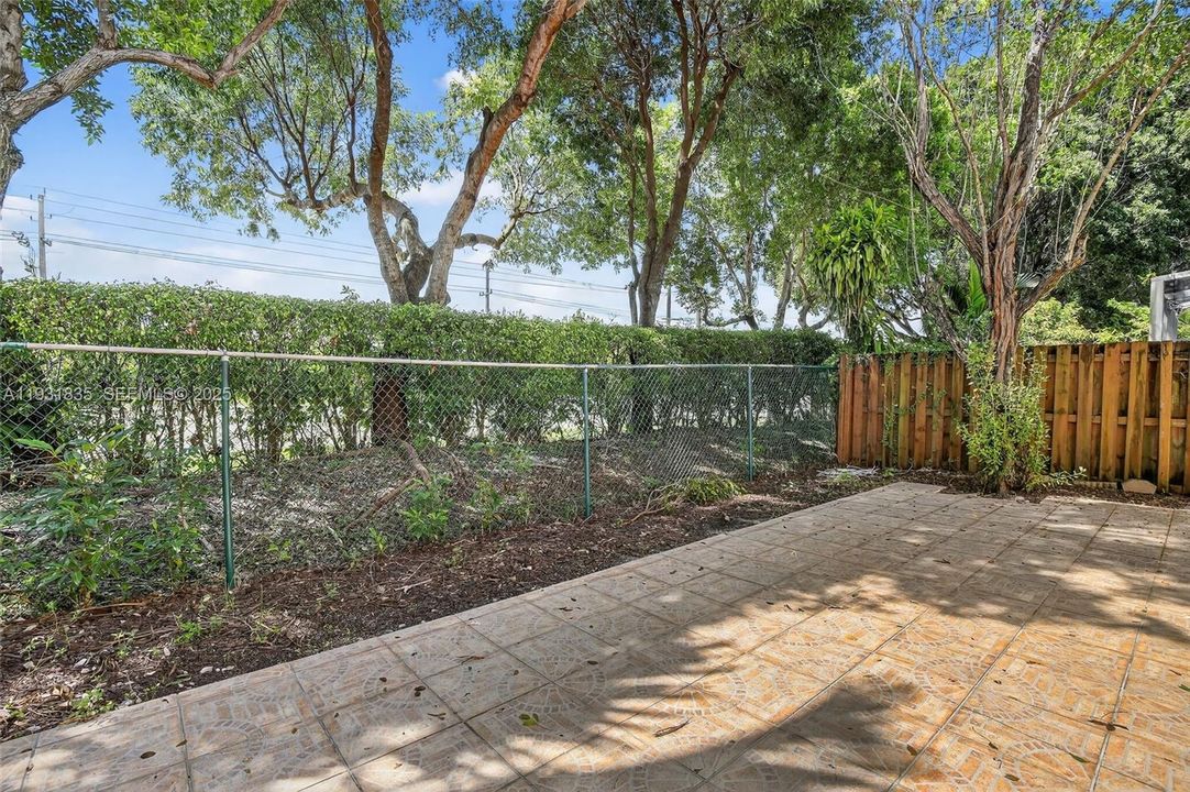 For Rent: $3,500 (4 beds, 3 baths, 1761 Square Feet)