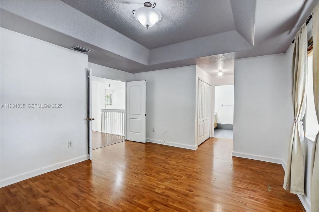 For Rent: $3,500 (4 beds, 3 baths, 1761 Square Feet)