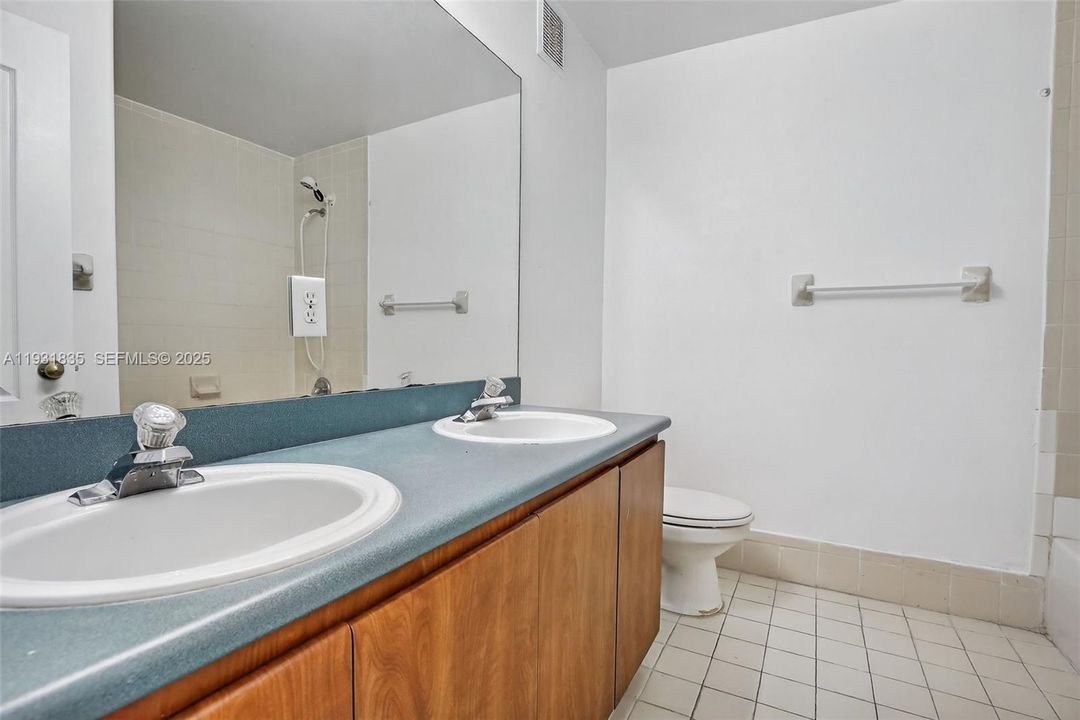 For Rent: $3,500 (4 beds, 3 baths, 1761 Square Feet)