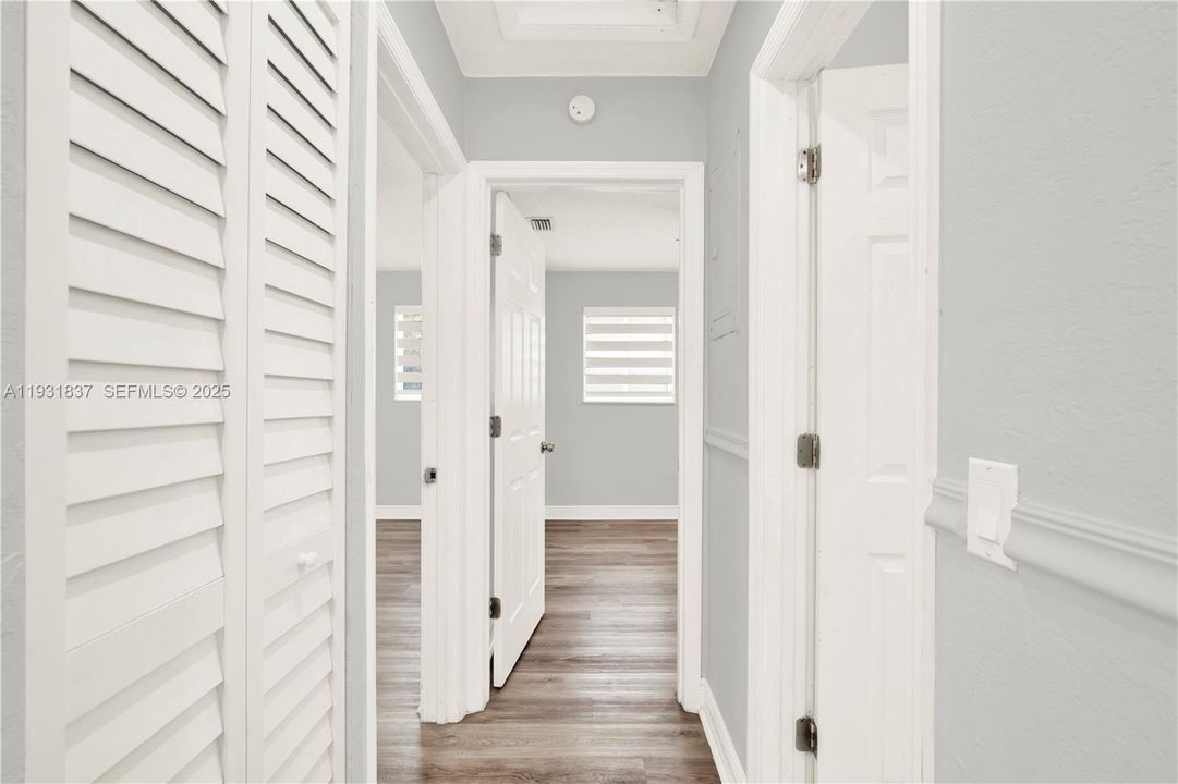 En Venta: $575,000 (4 camas, 2 baños, 1610 Pies cuadrados)