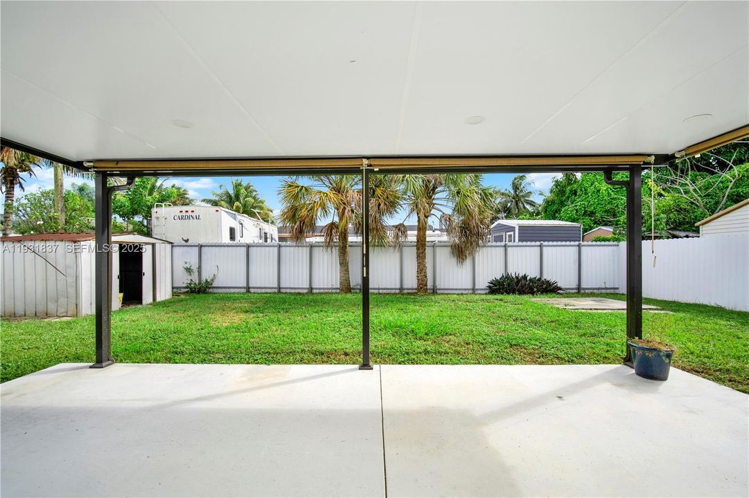 En Venta: $575,000 (4 camas, 2 baños, 1610 Pies cuadrados)