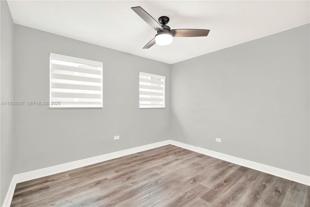 En Venta: $575,000 (4 camas, 2 baños, 1610 Pies cuadrados)