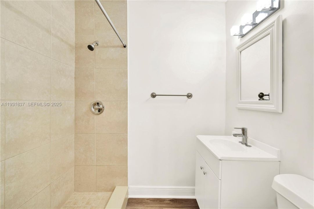 En Venta: $575,000 (4 camas, 2 baños, 1610 Pies cuadrados)