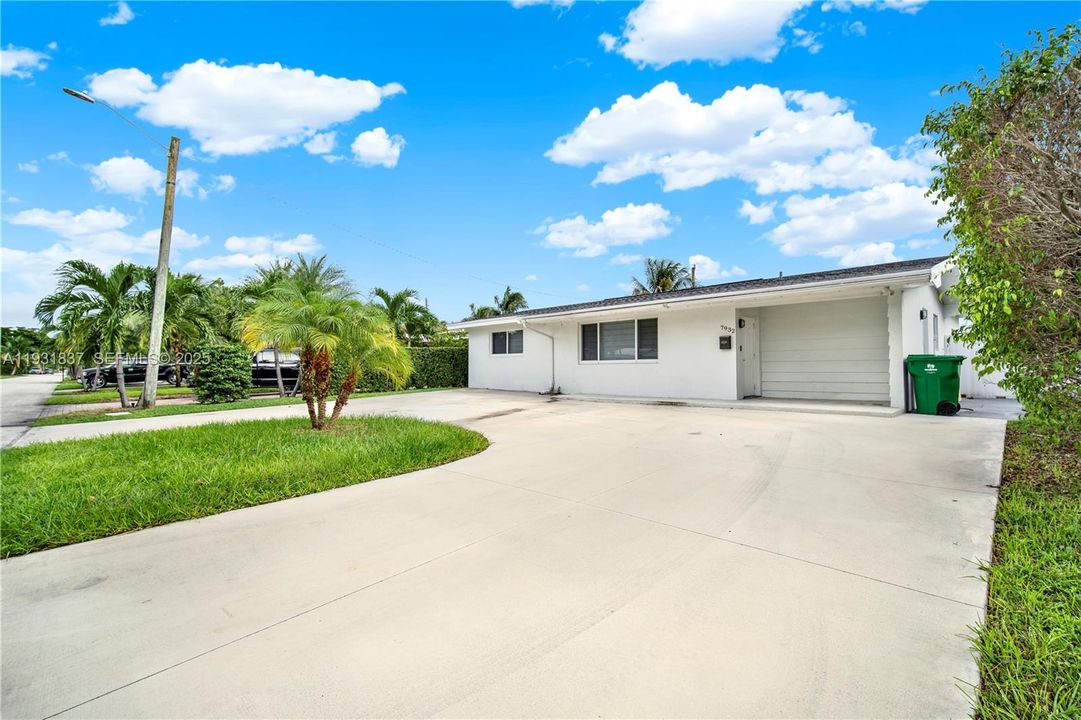 En Venta: $575,000 (4 camas, 2 baños, 1610 Pies cuadrados)