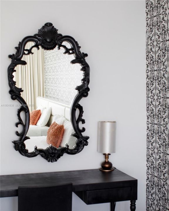 For Sale: $459,000 (1 beds, 1 baths, 694 Square Feet)